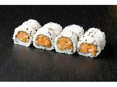 SPICY SALMON ROLL